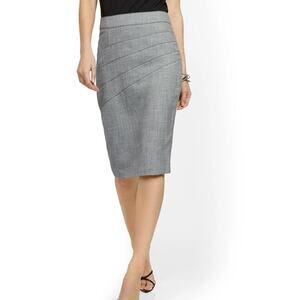 New 7th Ave Design Studio New York‎ & Co. Gray Seamed Pencil Skirt Women’s Sz 4